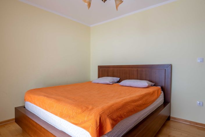 Image No.17-7 Bed Land for sale