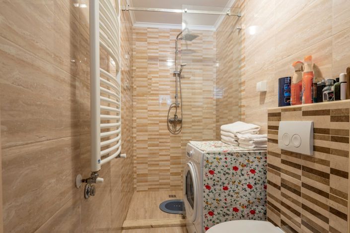 Image No.20-7 Bed Land for sale