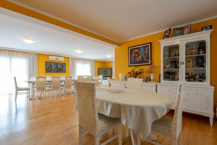 Image No.8-7 Bed Land for sale