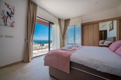 10-3bdr-villa-with-pool-in-becici