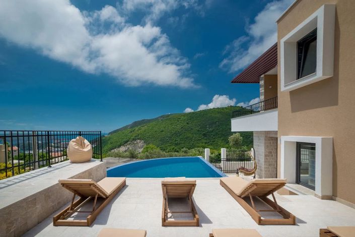 Image No.2-Villa de 3 chambres à vendre à Becici