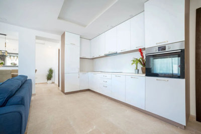 7-3bdr-villa-with-pool-in-becici