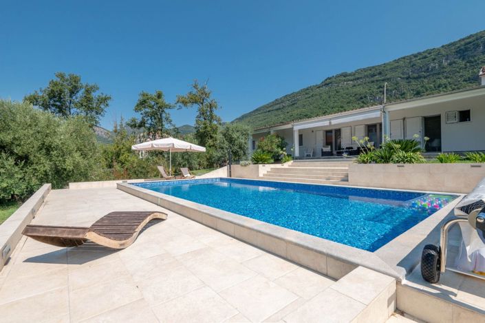 Image No.3-Maison de 4 chambres à vendre à Kavac