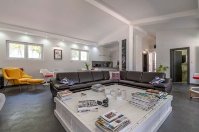 663b6a2ce5e61246ac23d6a83-kotor2c-kavac-four-