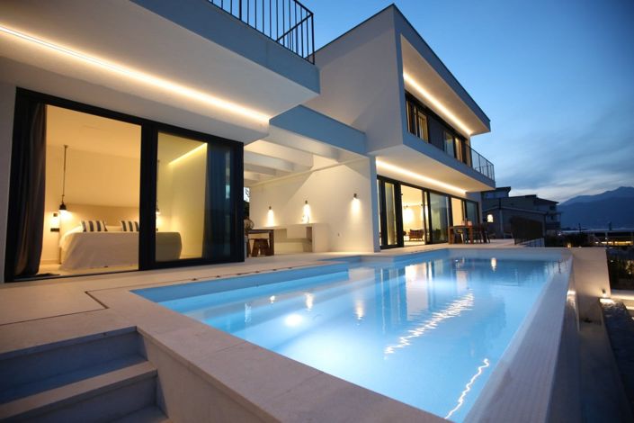 Image No.3-Villa de 9 chambres à vendre à Tivat