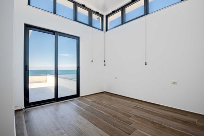 12-waterside-luxury-villa-utjeha