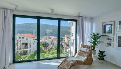 6630b070fe0dca4a54290b349-two-bedroom-app-wit