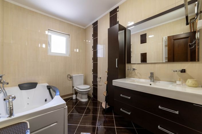 Image No.13-Appartement de 9 chambres à vendre à Kotor