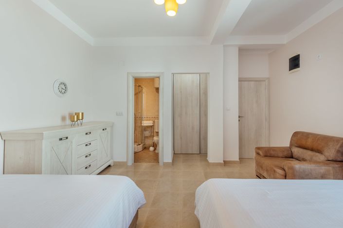 Image No.23-Appartement de 9 chambres à vendre à Kotor