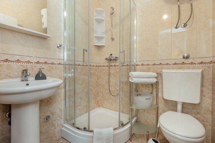 Image No.24-Appartement de 9 chambres à vendre à Kotor