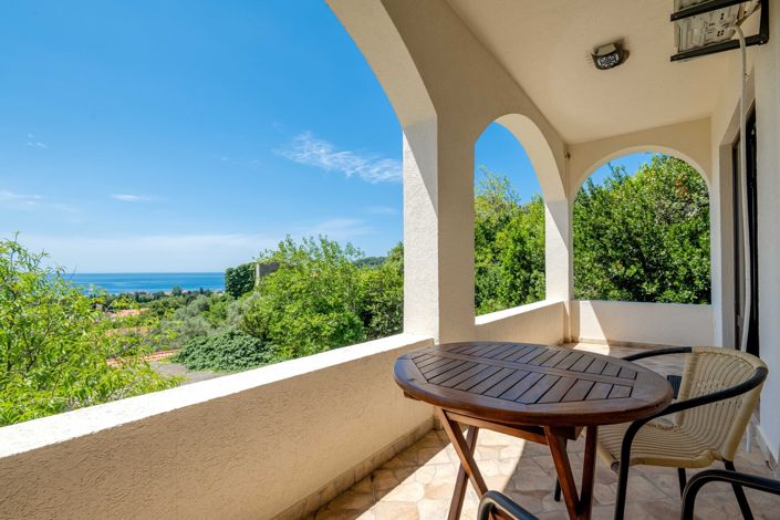 Image No.2-Maison de 3 chambres à vendre à Budva