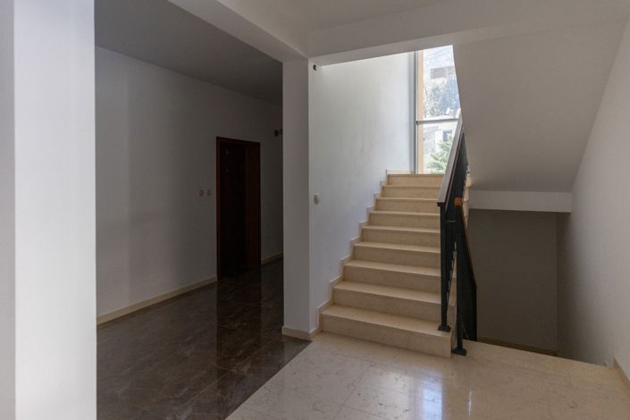 Image No.13-3 Bed Apartment for sale