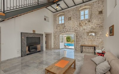 10-historic-renovated-complex-of-stone-villas
