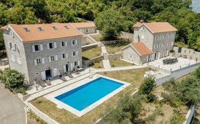 2-historic-renovated-complex-of-stone-villas-