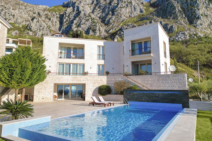 Image No.2-Villa de 4 chambres à vendre à Budva