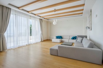 6-1-luxury-villa-with-open-views-of-the-sea-a