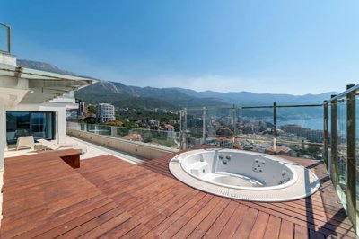 1-luxury-4-bdr-apartment-with-large-terrace