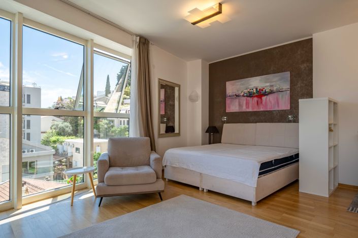 Image No.10-2 Bed Apartment for sale