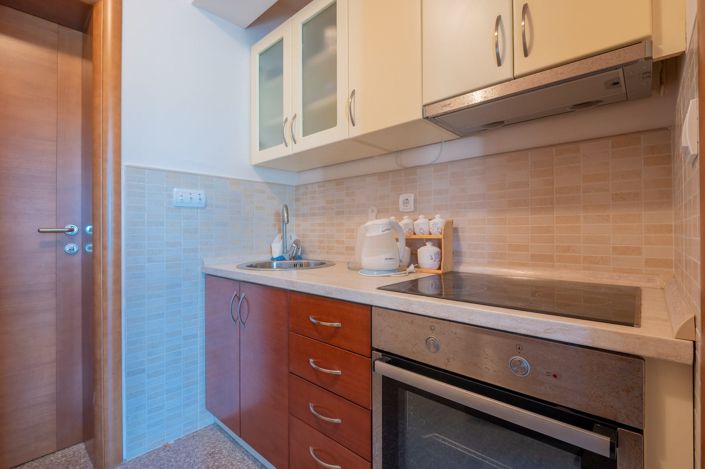 Image No.12-7 Bed Apartment for sale