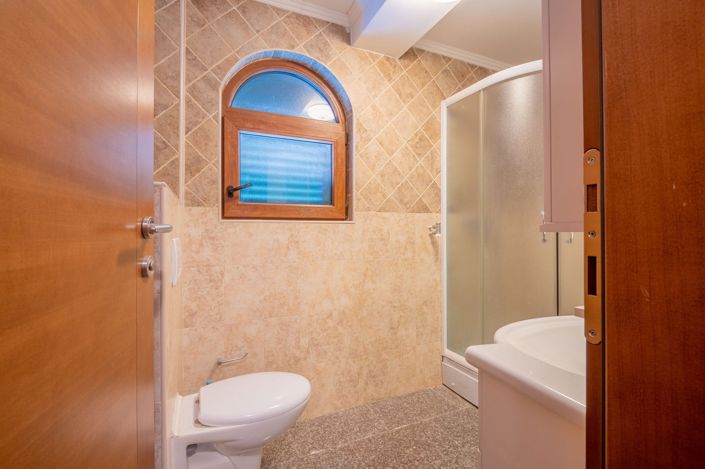 Image No.13-7 Bed Apartment for sale