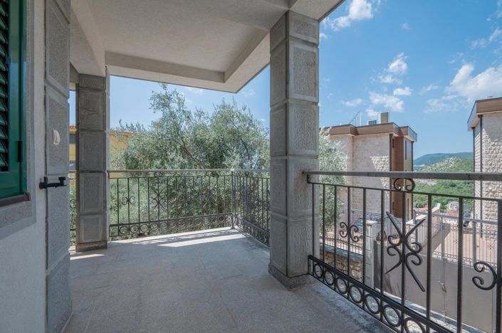 Image No.15-7 Bed Apartment for sale