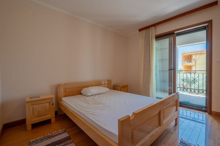 Image No.7-7 Bed Apartment for sale