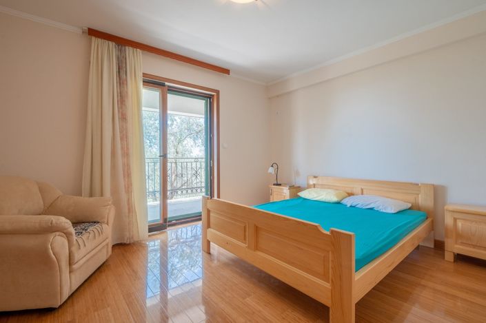 Image No.8-7 Bed Apartment for sale