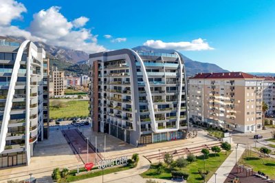 2-luxury-1bdr-apartment-in-soho-complex-bar