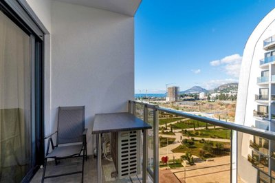 3-luxury-1bdr-apartment-in-soho-complex-bar