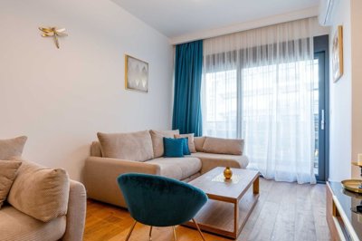 4-luxury-1bdr-apartment-in-soho-complex-bar