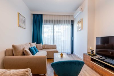 6-luxury-1bdr-apartment-in-soho-complex-bar