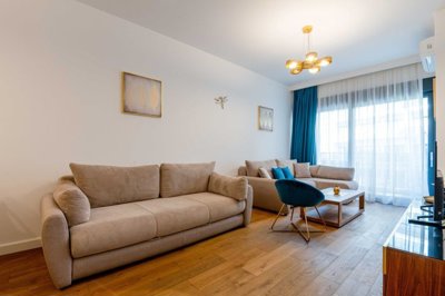 9-luxury-1bdr-apartment-in-soho-complex-bar