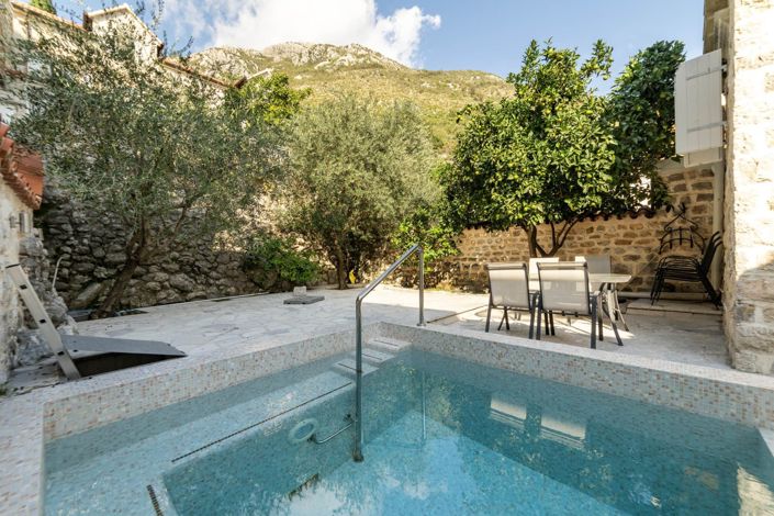 Image No.20-Maison de 4 chambres à vendre à Perast