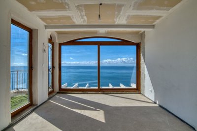 11-complex-of-luxury-townhouses-rezevici