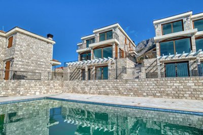 6-complex-of-luxury-townhouses-rezevici