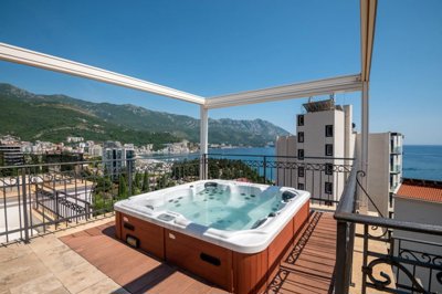 13-luxury-penthouse-with-panoramic-rooftop-te