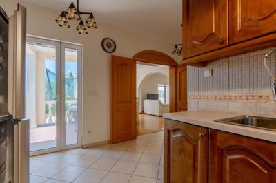 6-villa-near-the-sea-dobre-vode-bar