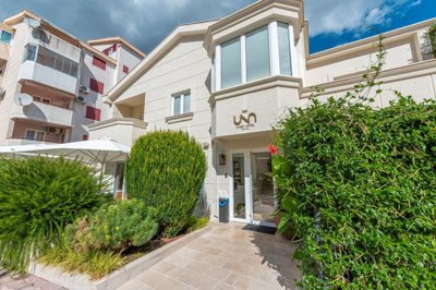 1-luxury-hotel-in-budva-1