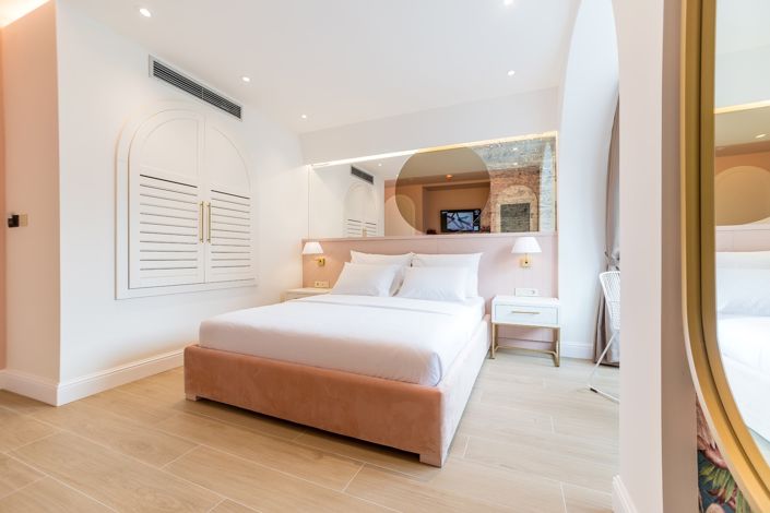 Image No.28-9 Bed Hotel for sale