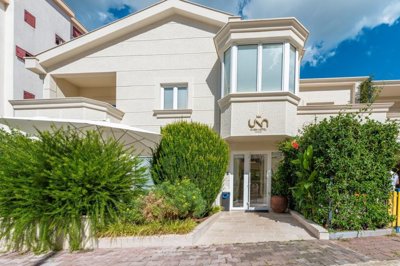 2-luxury-hotel-in-budva-1