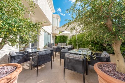 4-luxury-hotel-in-budva-1