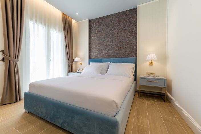 Image No.9-9 Bed Hotel for sale