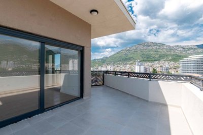 12-3bdr-apartment-with-sea-view