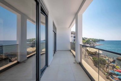 5-new-seafront-apartments-sutomore