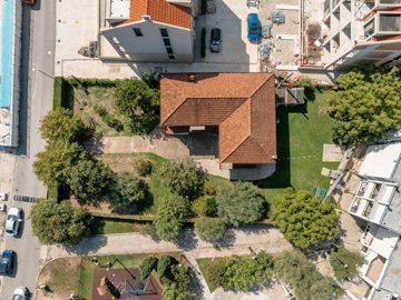 9-urbanized-waterfront-land-with-existing-hou