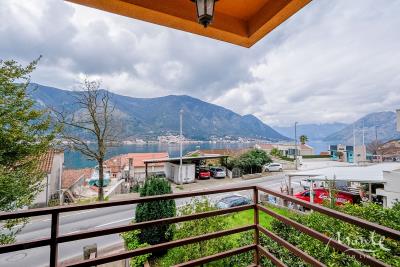 prostornyj-3-etazhnyj-dom-v-dobrote-v-shagovoj-dostupnosti-ot-morya_07