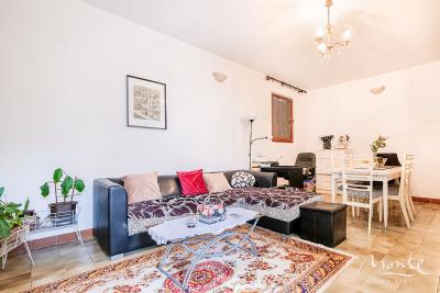 prostornyj-3-etazhnyj-dom-v-dobrote-v-shagovoj-dostupnosti-ot-morya_15