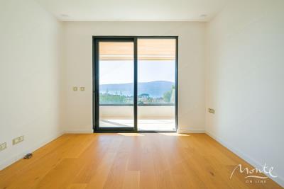 roskoshnyj-dupleks-s-zahvatyvayushhim-vidom-na-boka-kotorskij-zaliv-v-tivate_06