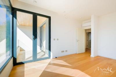 roskoshnyj-dupleks-s-zahvatyvayushhim-vidom-na-boka-kotorskij-zaliv-v-tivate_09