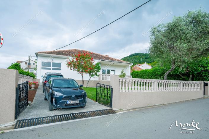 Image No.5-Maison de 4 chambres à vendre à Tivat